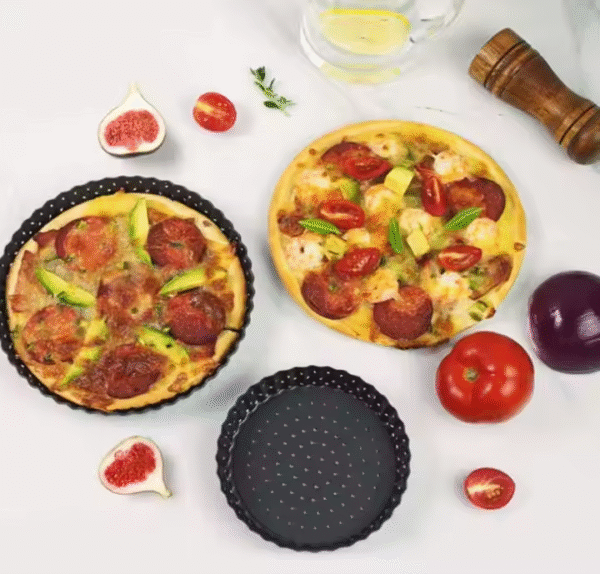Pizza Crisper Pan Strap Handle Pizza Pan With Hole Carbon Steel Customizable Logo Pizza Pan for Home Kitchens